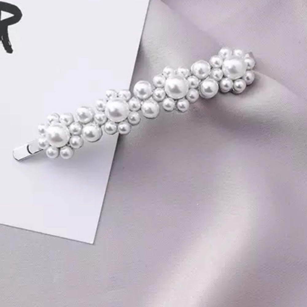 Set 2/hair clips, same style faux pearls - Picture 3 of 7